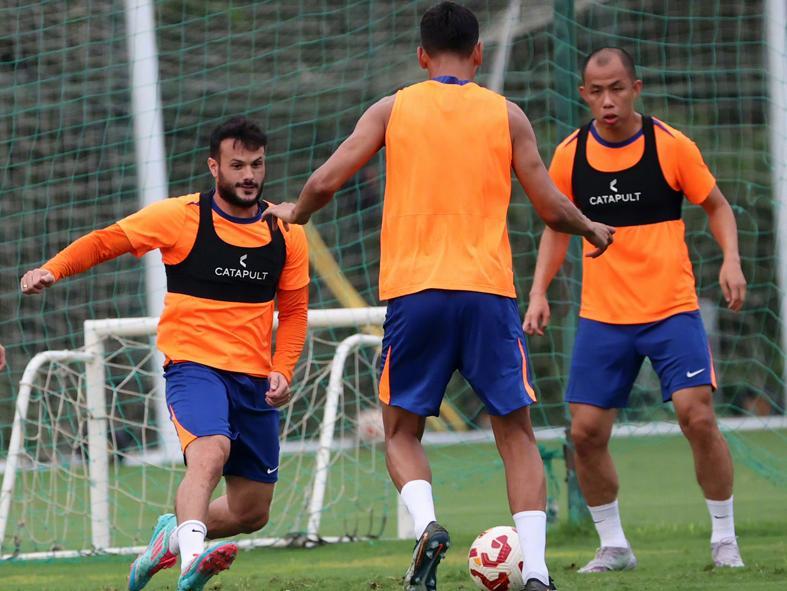 开云在线-这也行？申花不放王牌踢世预赛 剑指鲁沪大战！郑铮复出防于汉超