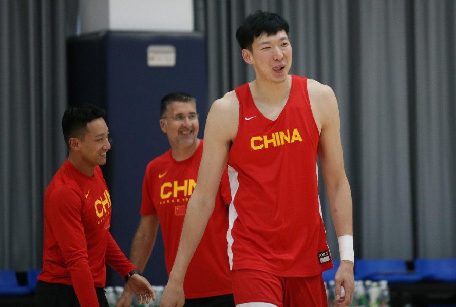 开云APP-中国男篮官宣，世预赛首战韩国，周琦曾凡博复出，全力争胜！