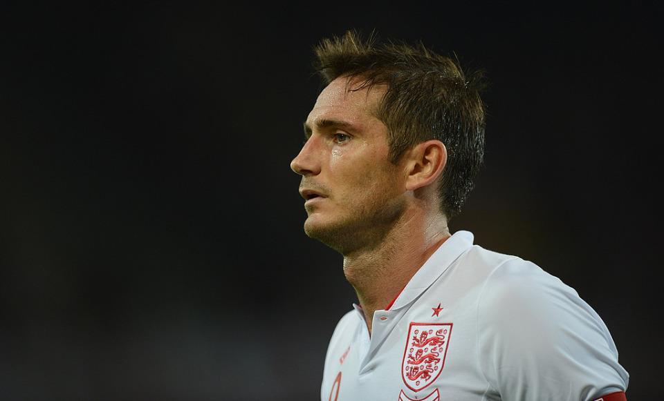 开云APP-英格兰历史最佳阵容引争议:斯科尔斯 兰帕德 沃克落选可惜吗?