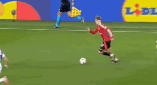 1741315822747088234.gif 开云娱乐-三零霍伊伦无人喂饼骂队友 阿莫林变招造曼联进球