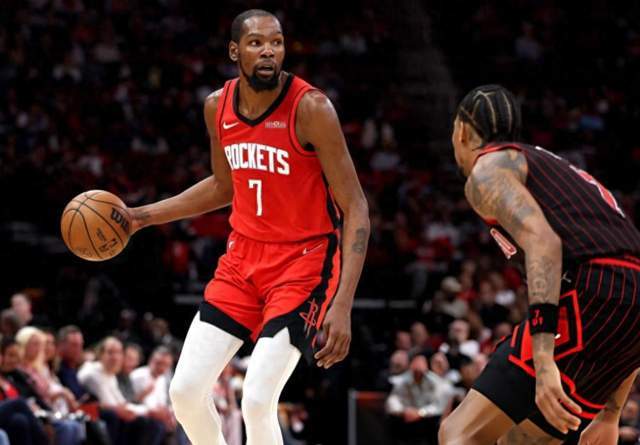 kaiyun-轻取公牛！杜兰特28+10，史密斯救命8分，火箭该让雨姐首发了