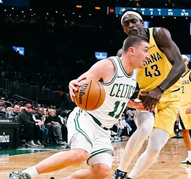 开云官网-布朗30+10+5落选秀5记三分，西亚卡姆空砍32分，绿军复仇步行者