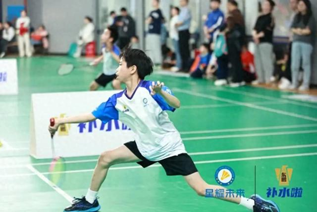 开云APP-0到25000人！星耀未来羽毛球赛火箭式发展背后的“用户思维”|尤尼克斯|青少年|比赛|家长|球员_新浪体育_新浪新闻