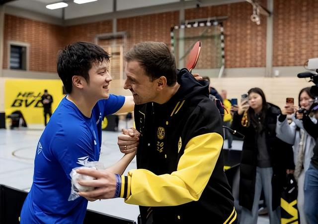 开云-队友不给力！樊振东遗憾输球，“老朋友”现场助阵，将冲击第二冠|萨尔布吕肯|巴黎奥运会|十五运会|萨尔布吕肯俱乐部|卡尔松_新浪体育_新浪新闻