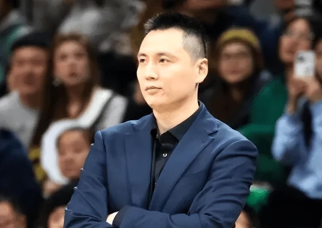 开云官网-输深圳卢伟执教太嫩！弃用白边引王哲林耗尽体能，盲目打快丢优势