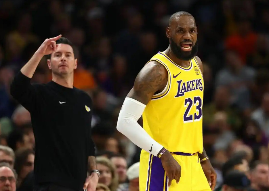 输国王遭3连败!雷迪克自负决策毁了湖人,彻底废了东詹的1大能力