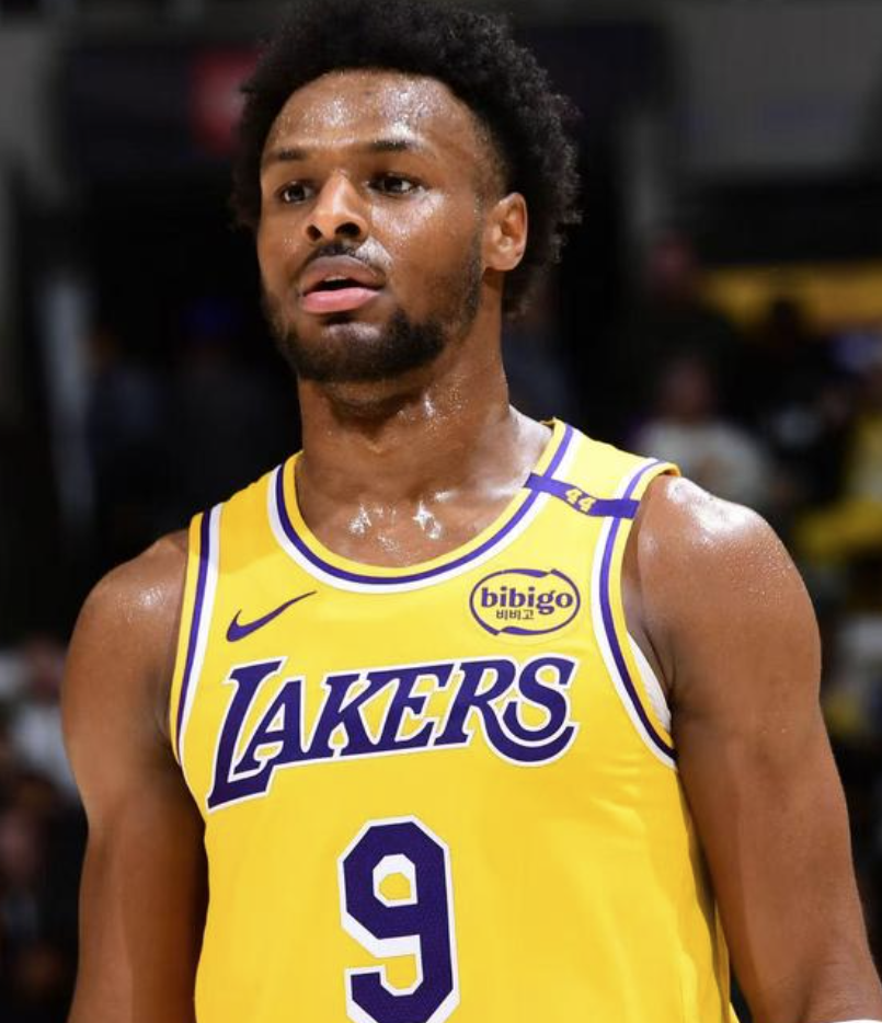 开云-铁血两分变铁血三分!布朗尼最后8秒刷分遭狂喷,还连累老爹詹皇