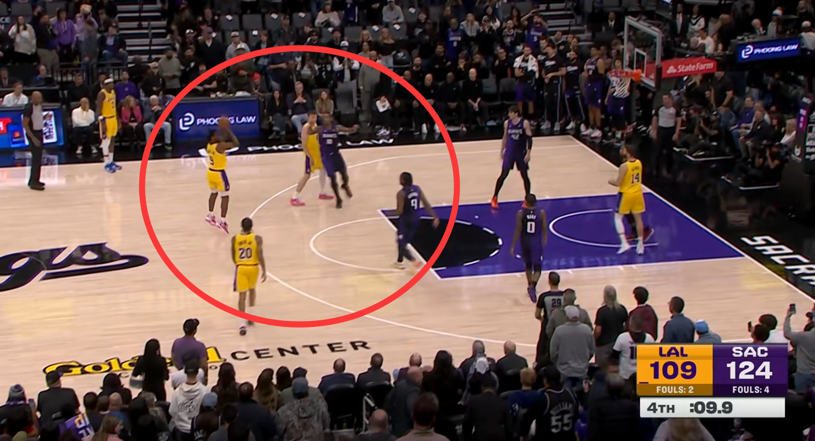 开云-铁血两分变铁血三分!布朗尼最后8秒刷分遭狂喷,还连累老爹詹皇