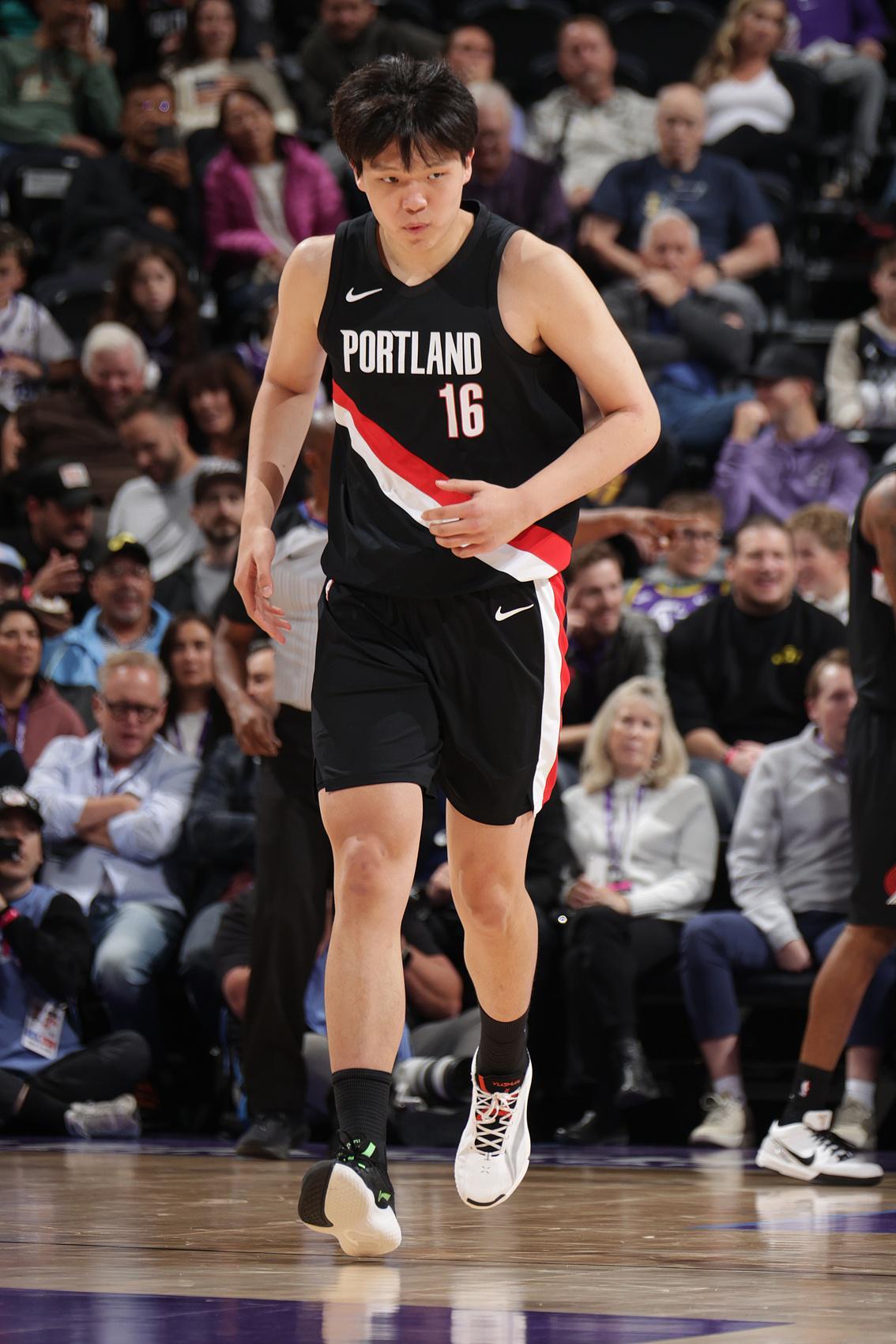 开云APP-杨瀚森出战的比赛开拓者赢球,8场7胜1负!小杨被弃用开拓者输球