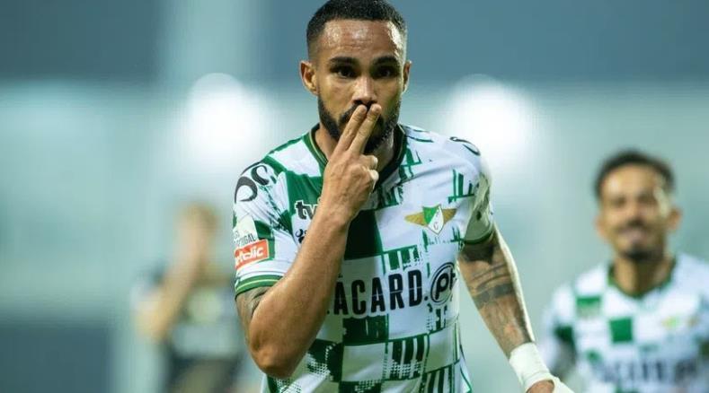 开云娱乐-这位外援原本有机会去蓉城踢中超，如今为何却加盟南通，将踢中甲