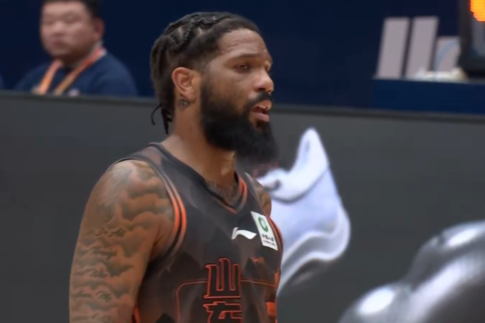 山东男篮双杀宁波,高诗岩单节暴走制造逆转,小将王证斩获11分