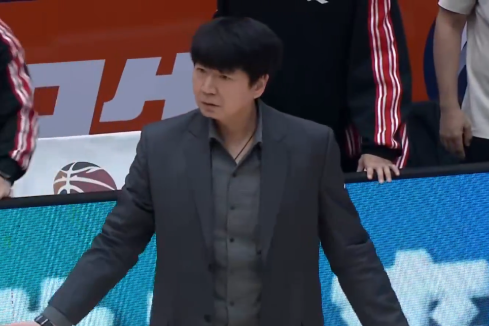 山东男篮双杀宁波,高诗岩单节暴走制造逆转,小将王证斩获11分