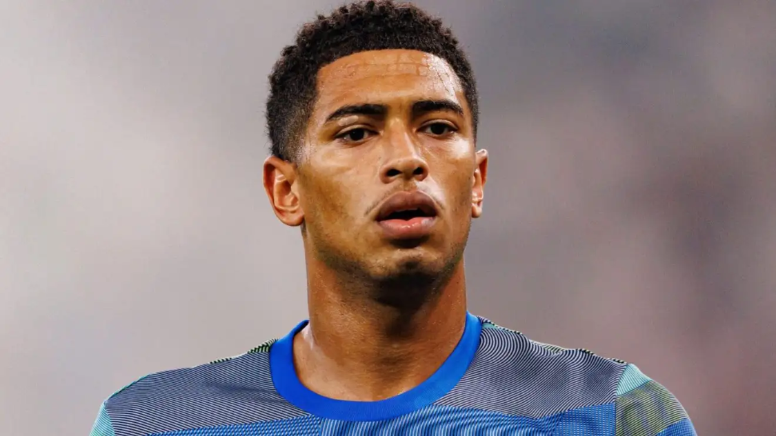 开云APP-皇马王炸竟遭甩卖?利物浦切尔西疯抢,克洛普暗戳戳欢迎离队?