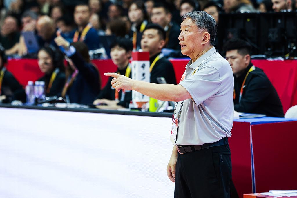 开云娱乐-谁给张子宇传球?功勋后卫给出了答案,老帅临时征召收获大效果