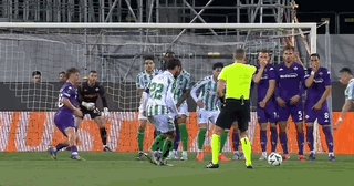 1746747895709072984.gif 欧协杯半决赛功臣 在曼联虫 安东尼在贝蒂斯成龙!