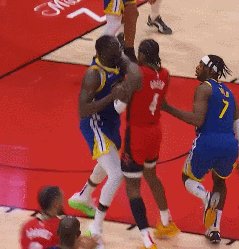 开云官网-互喷、摔跤、伤退！火勇大战摩擦不断变身格斗现场