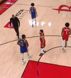 开云官网-互喷、摔跤、伤退！火勇大战摩擦不断变身格斗现场