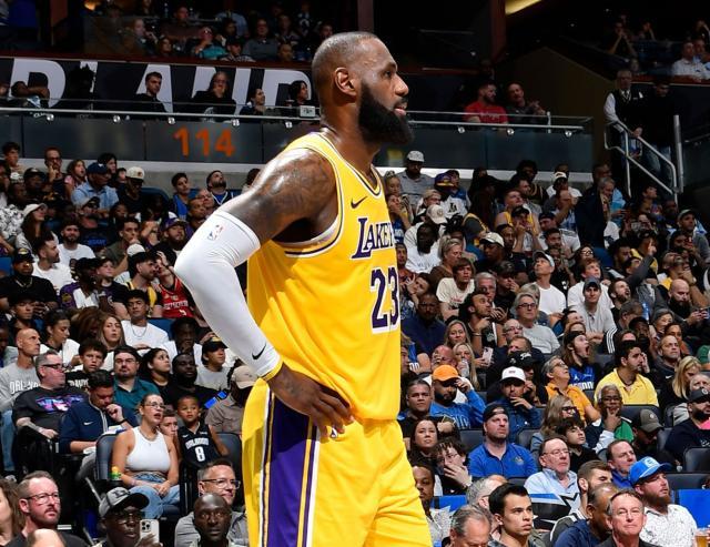 湖人为何遭遇三连败？詹皇以赛代练，小阵容显弊端