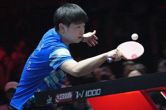 开云APP-孙颖莎赢赛季首秀 男女世界第一之争新加坡见分晓