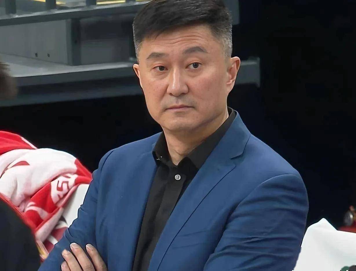 开云娱乐-挑季后赛对手？广东男篮或在下一盘大棋