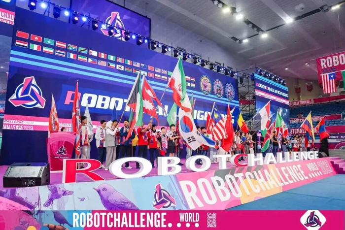 开云入口-逐梦泉城！2026 赛季 RC 国际邀请赛（济南站）完美收官，致敬科技少年的巅峰闪耀时刻！|山东交通学院|济南市|山东省|机器人|比赛_新浪体育_新浪新闻