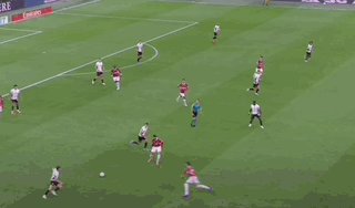 1726354542079081130.gif 开云-【意甲】米兰闪电战4比0威尼斯!丰塞卡时代迎来首胜